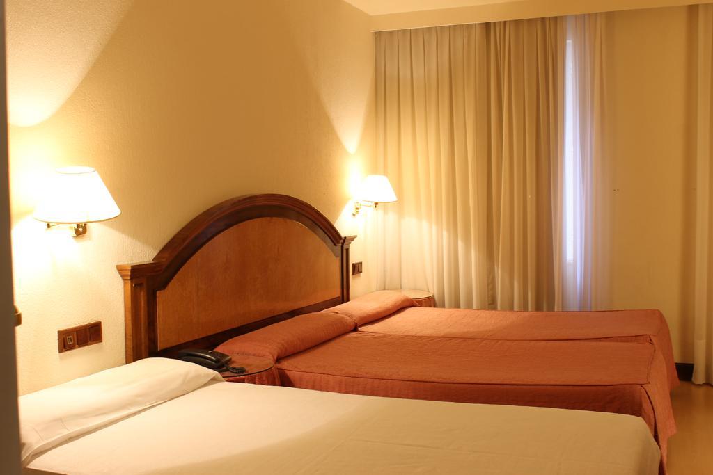 Hotel Monterrey Salamanca Habitación foto